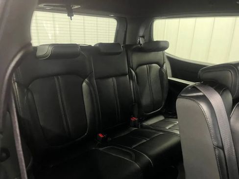 Used 2024 Jeep Wagoneer Series II w/ Flexible Seating Group AWD/4WD image 22