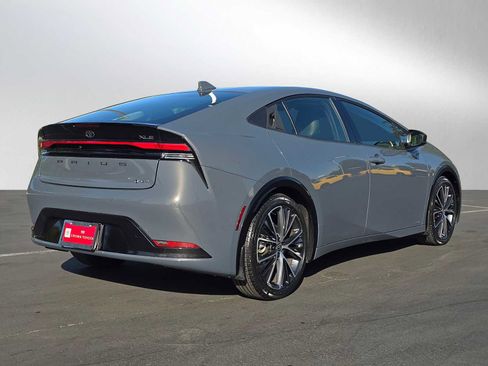 Used 2023 Toyota Prius XLE image 3