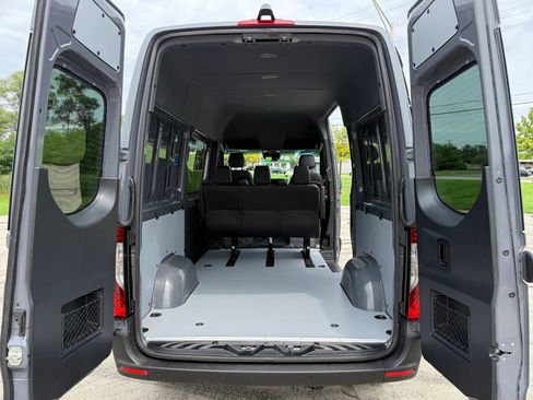 Used 2023 Mercedes-Benz Sprinter 2500 image 18