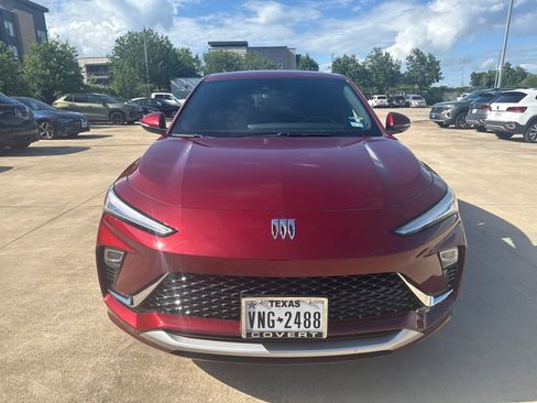 Used 2024 Buick Envista Avenir FWD image 2
