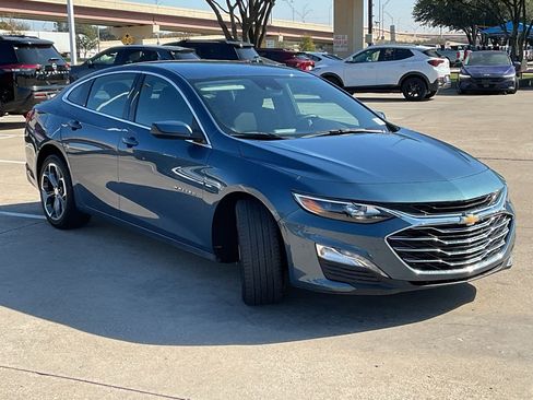 Used 2024 Chevrolet Malibu LT image 4