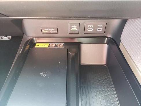Used 2026 Toyota Camry SE FWD image 17