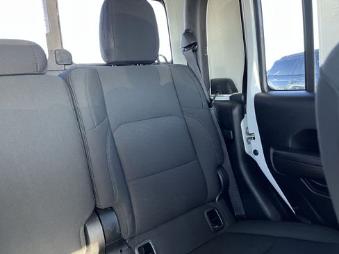 Used 2022 Jeep Gladiator Sport image 14