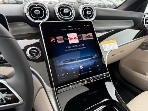 Used 2026 Mercedes-Benz GLC 300 4MATIC image 18