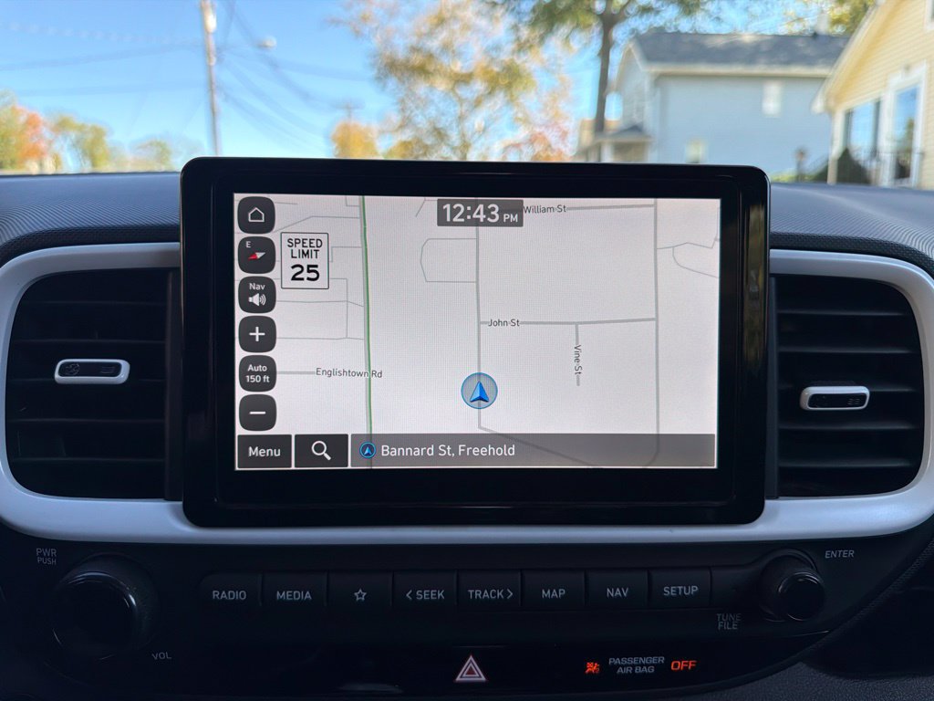 Certified 2024 Hyundai Venue Limited FWD image 25