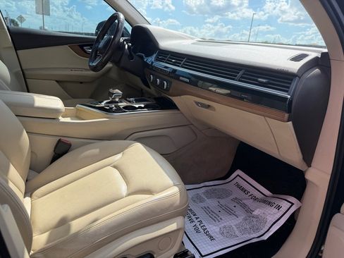 Used 2017 Audi Q7 3.0T Premium Plus w/ Premium Plus Package AWD/4WD image 25