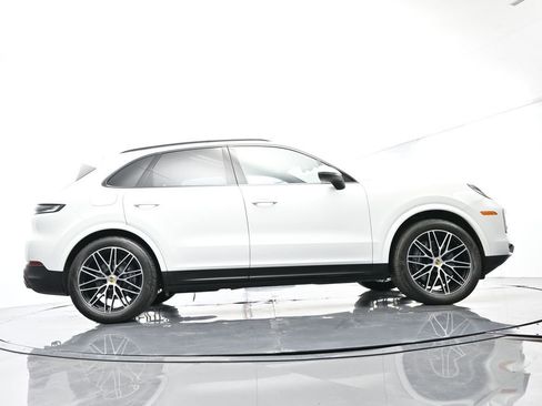Certified 2024 Porsche Cayenne image 49