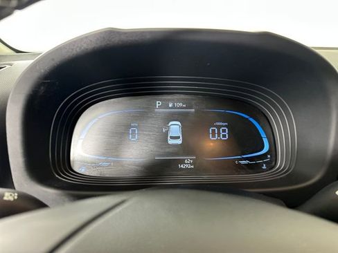 Certified 2023 Hyundai Venue SEL image 17