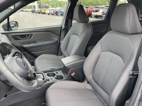 Used 2025 Subaru Forester Premium AWD/4WD image 12