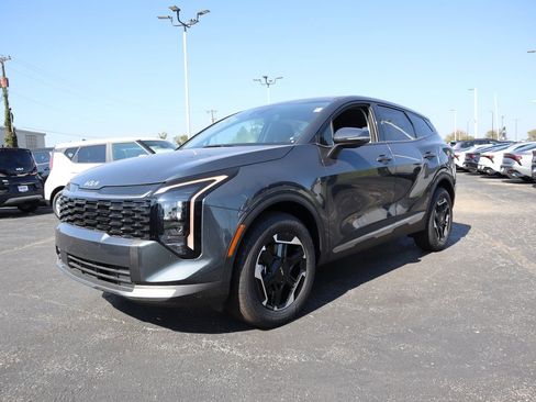 New 2026 Kia Sportage S image 3