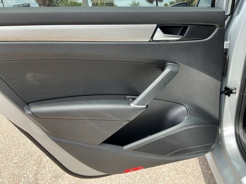 Used 2021 Volkswagen Passat 2.0T SE image 20