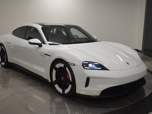 Used 2025 Porsche Taycan 4S AWD/4WD image 9