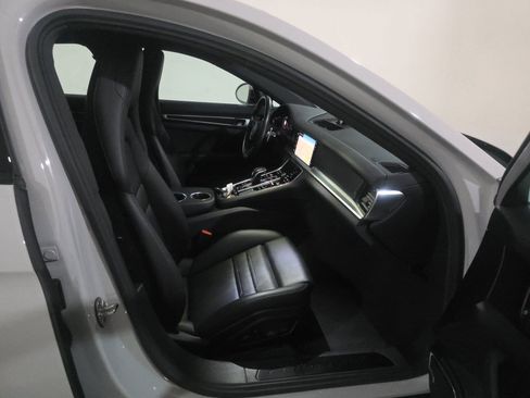 Used 2023 Porsche Panamera 4 Platinum Edition image 11