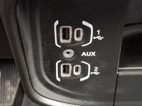 Used 2024 RAM 2500 Laramie AWD/4WD image 25