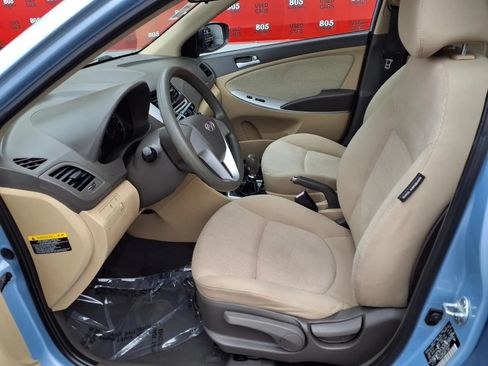 Used 2013 Hyundai Accent GLS FWD image 16
