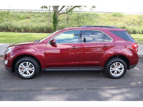 Used 2017 Chevrolet Equinox LT w/ Convenience Package AWD/4WD image 3