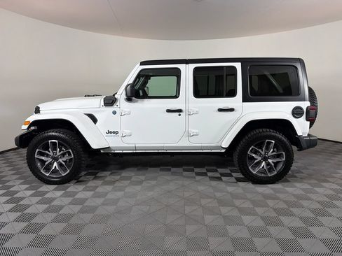 Used 2024 Jeep Wrangler Unlimited w/ Convenience Group AWD/4WD image 6