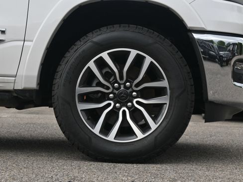 Used 2025 RAM 1500 Limited AWD/4WD image 13