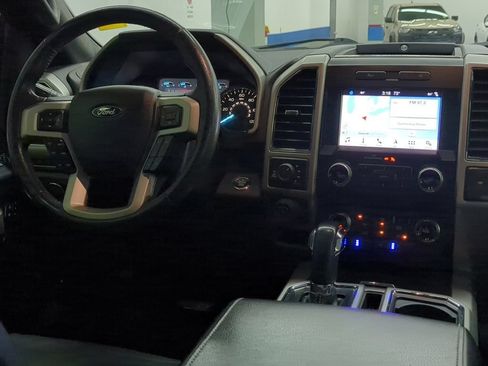 Used 2019 Ford F150 Lariat w/ Equipment Group 502A Luxury AWD/4WD image 40