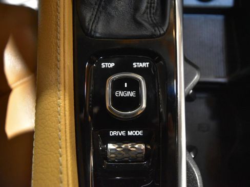 Used 2017 Volvo S90 T6 Momentum w/ Vision Package image 36