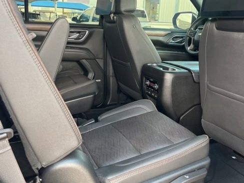 Used 2023 Chevrolet Tahoe High Country AWD/4WD image 11