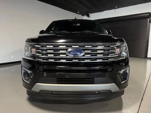 Used 2019 Ford Expedition Max Limited RWD image 2