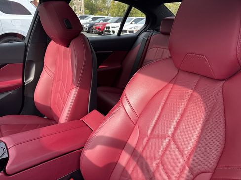 Used 2025 BMW 540i xDrive image 9