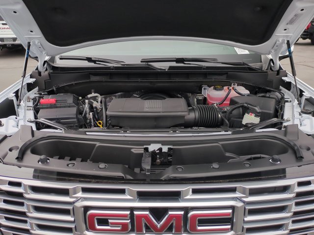 Used 2026 GMC Yukon Denali w/ Denali Reserve Package AWD/4WD image 32
