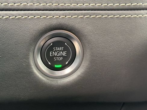 Certified 2025 Cadillac Escalade ESV Sport Platinum AWD/4WD image 37