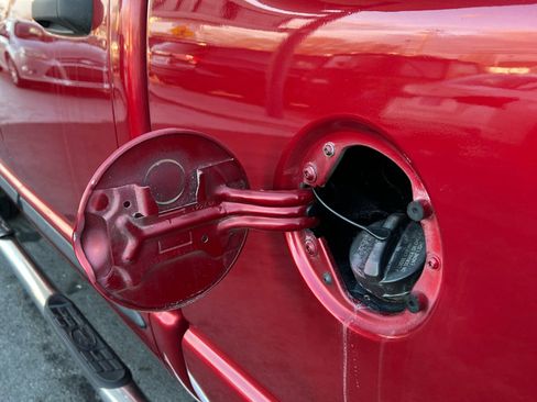 Used 2006 Dodge Ram 1500 Truck SLT image 9