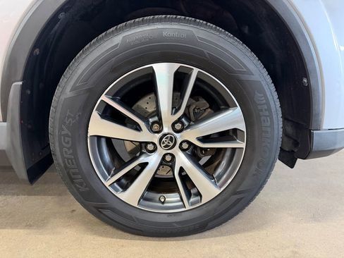 Used 2016 Toyota RAV4 XLE AWD/4WD image 28