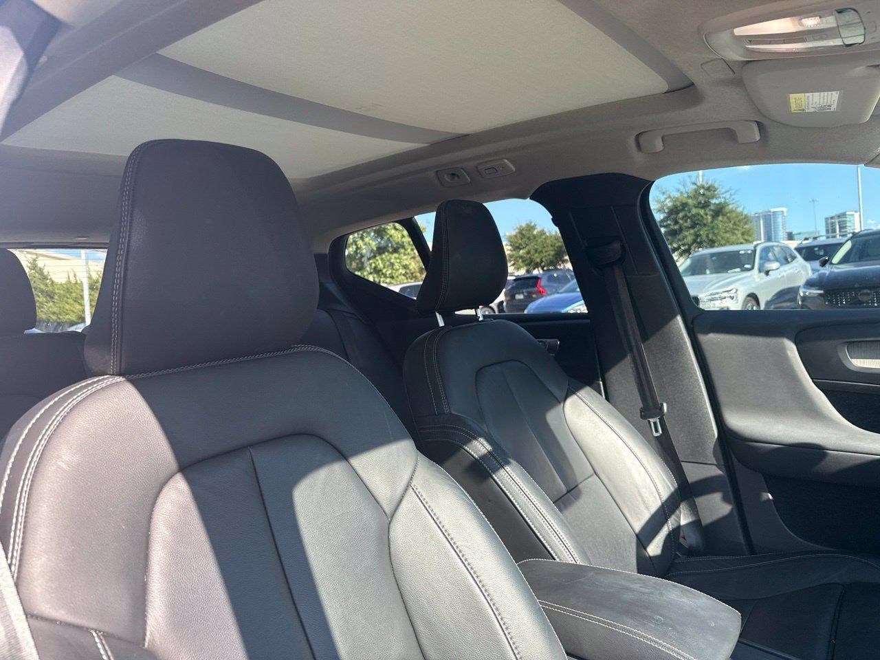 Used 2023 Volvo XC40 B5 Plus w/ Protection Package Premier AWD/4WD image 12