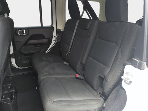 Used 2021 Jeep Wrangler Unlimited Sahara AWD/4WD image 12