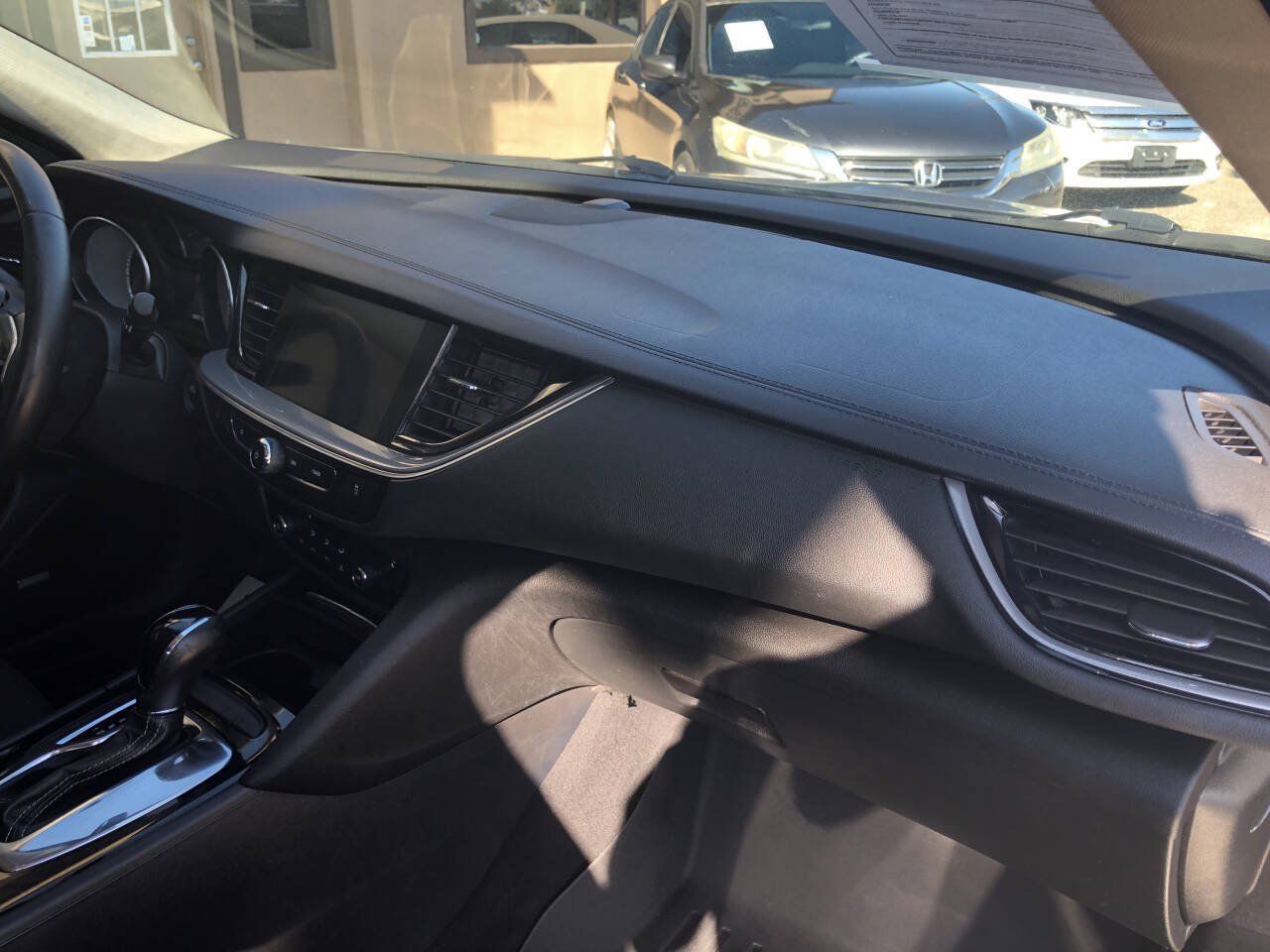 Used 2018 Buick Regal Preferred w/ Sights and Sounds Package AWD/4WD image 7
