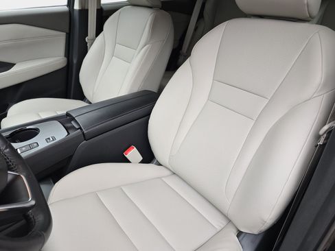 Used 2023 Nissan Rogue SV w/ SV Premium B Package FWD image 12