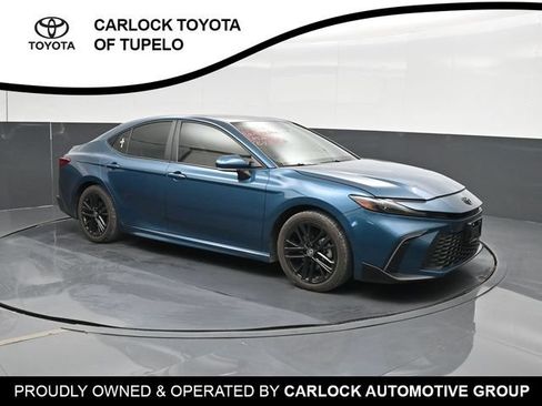 Used 2025 Toyota Camry SE w/ Convenience Package FWD image 6