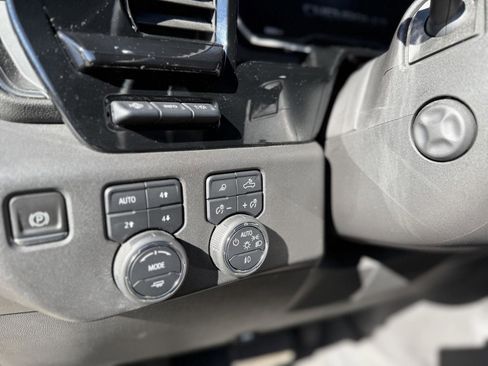 Used 2022 Chevrolet Silverado 1500 ZR2 w/ Technology Package image 12