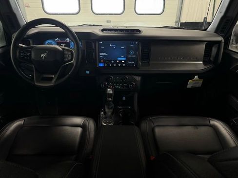 Used 2025 Ford Bronco Badlands image 23