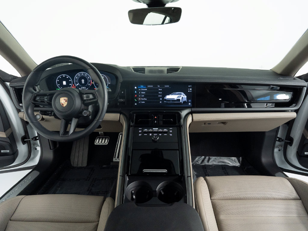 Certified 2026 Porsche Panamera 4 AWD/4WD image 37