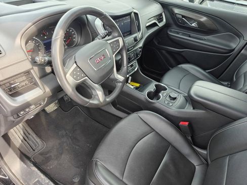 Used 2022 GMC Terrain SLT w/ Tech Package image 8