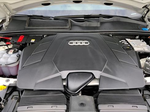 Used 2025 Audi Q7 3.0T Premium Plus AWD/4WD image 32