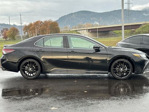 Used 2023 Toyota Camry XSE image 2