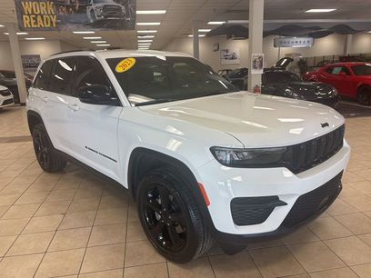 Used 2023 Jeep Grand Cherokee Altitude