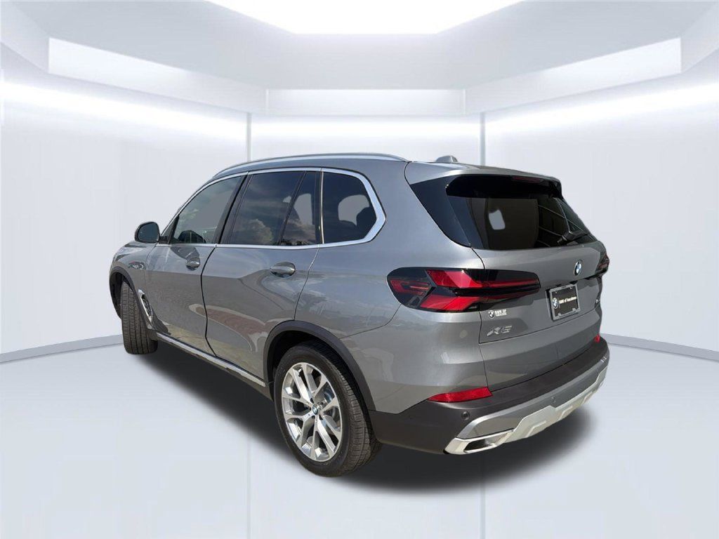 New 2026 BMW X5 sDrive40i w/ Premium Package RWD image 3