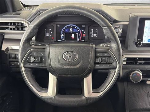 Used 2025 Toyota 4Runner SR5 AWD/4WD image 23