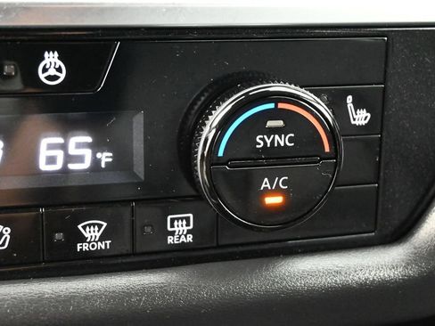 Used 2023 Nissan Pathfinder SL w/ SL Premium Package FWD image 13