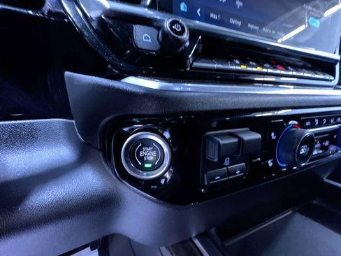 Used 2025 Chevrolet Silverado 2500 LT w/ Trail Boss Package image 17