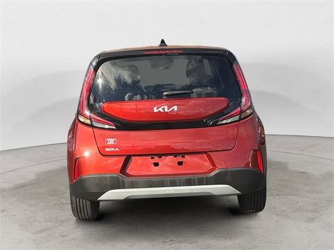 Used 2023 Kia Soul LX image 4