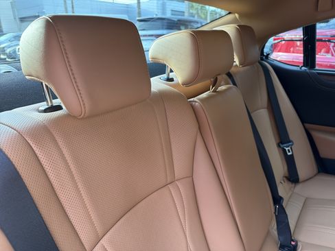 Certified 2024 Lexus ES 300h Ultra Luxury w/ Accessory Package (Z2) FWD image 36