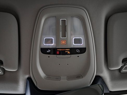 Used 2025 Volvo XC60 B5 Ultra w/ Protection Package Premier image 40